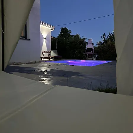 וילה Kristina *